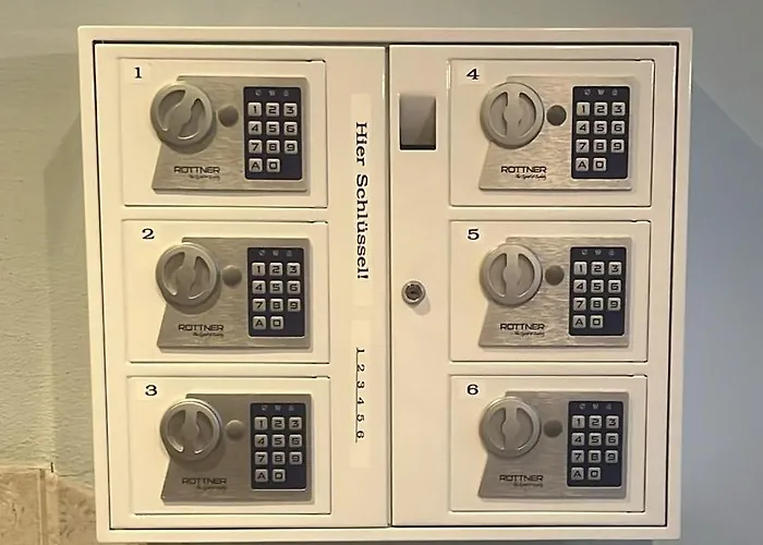 Готель Hoehn 3*